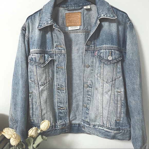 Levi’s Jean Jacket • Trucker • Oversized - Picture 2 of 5